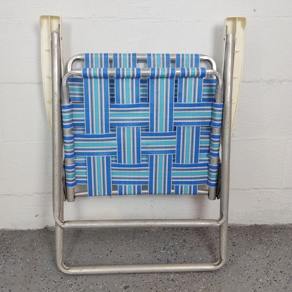 Vintage Webbed Lawnchair - Picture 5 of 5